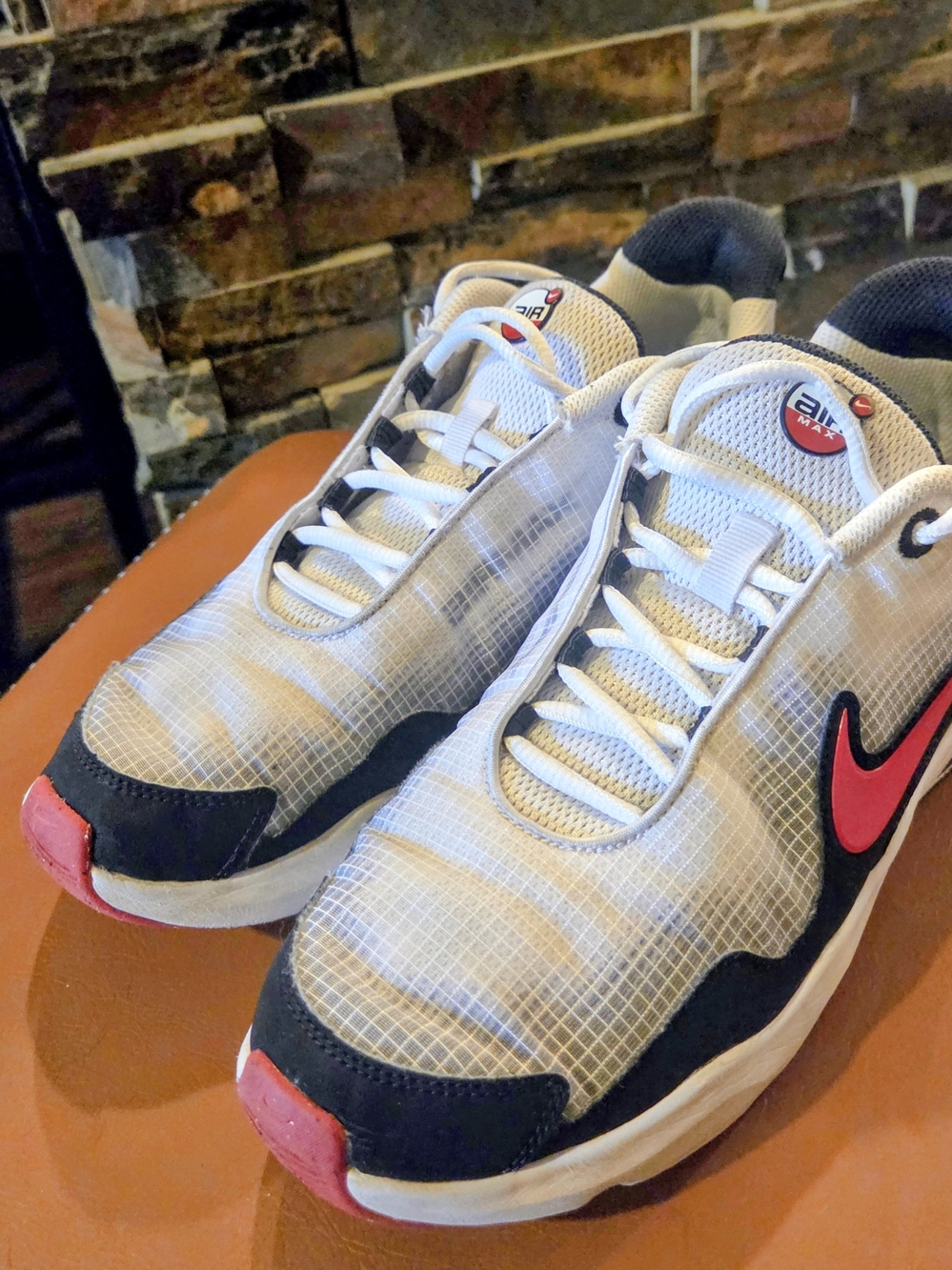 Nike Kids White, Black & Red Air Max Style Sneakers Size 7Y